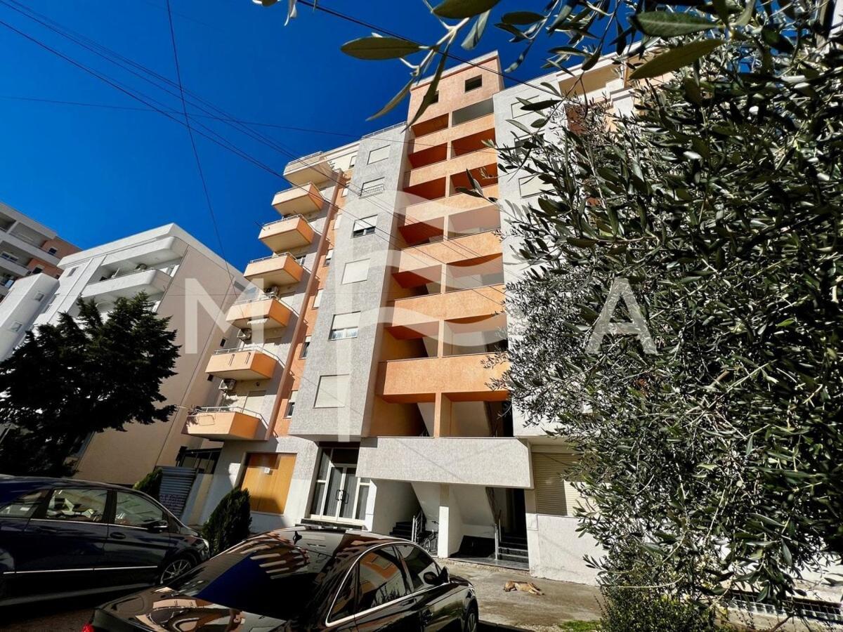 Amazing 589 Durrës
